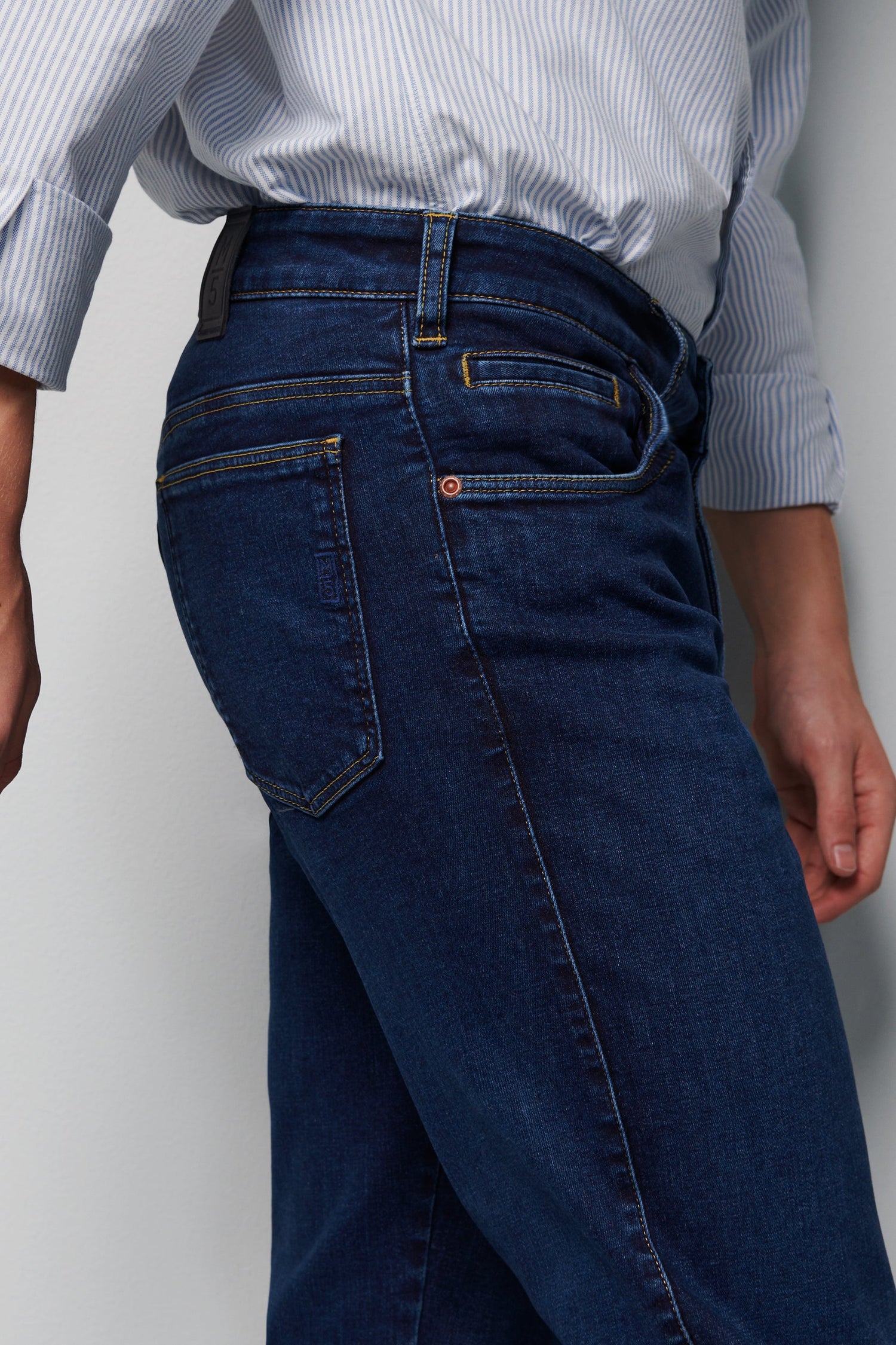 REGULAR 9-6256 PERFORMANCE DENIM